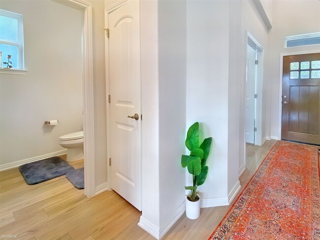 Building Photo - 3 br, 2.5 bath House - 175 Breedlove