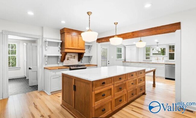 Foto del edificio - 3305 Bradley St SW