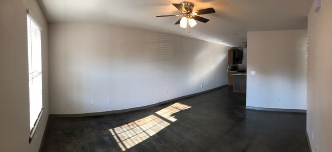 Building Photo - 56 W Center St