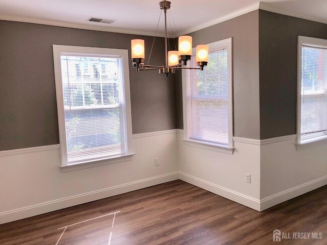 Foto del edificio - 112 Central Ave