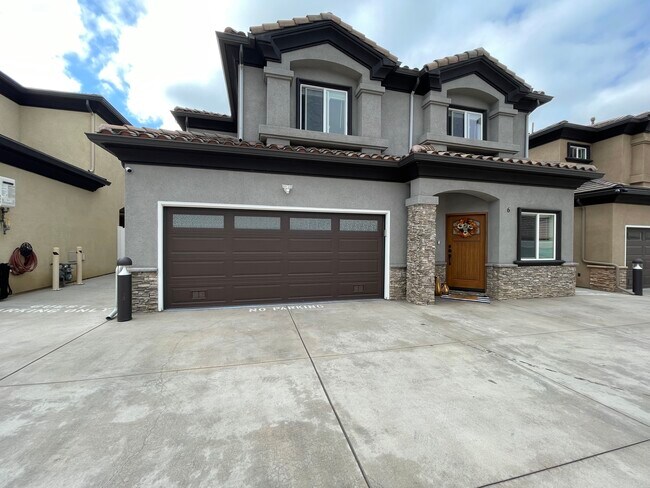 Building Photo - 6518 Walker Ave