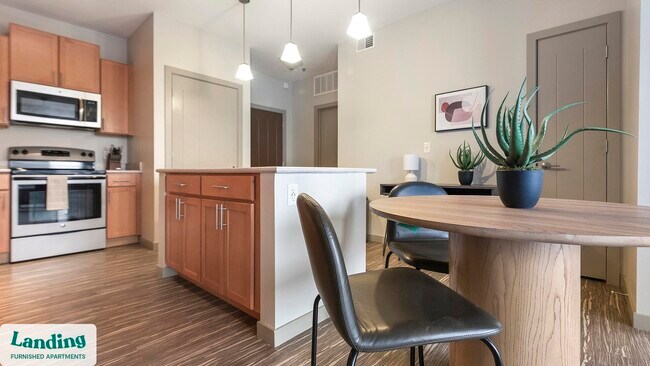Foto del edificio - 5800 Highlands Plaza Dr