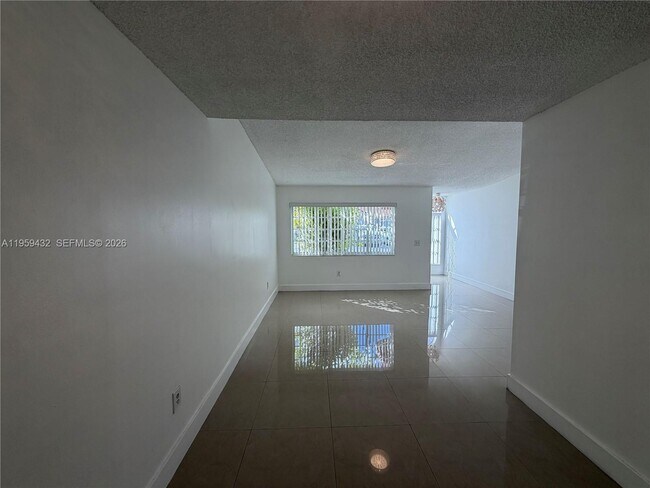 Foto del edificio - 6934 NW 166th Terrace