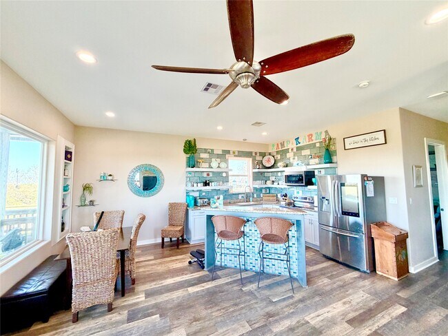 Foto del edificio - 1051 Honeysuckle