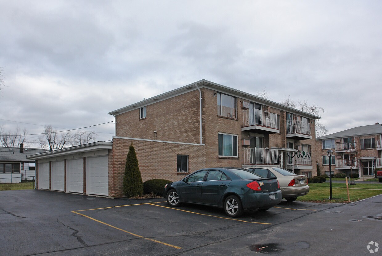 Primary Photo - 1-6 Wellington Rd