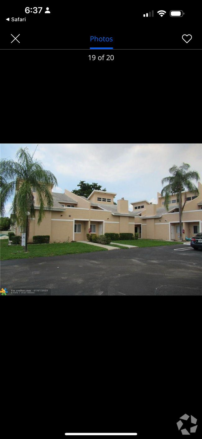 Building Photo - 3935 Coral Springs Dr