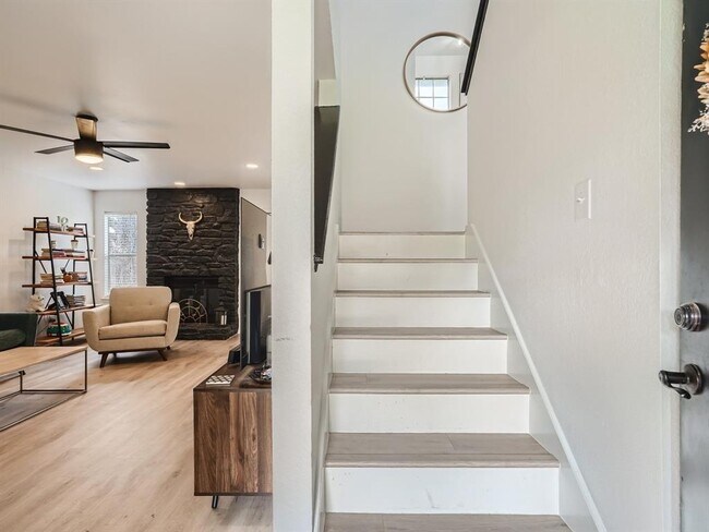 Foto del edificio - 7701 Copano Dr