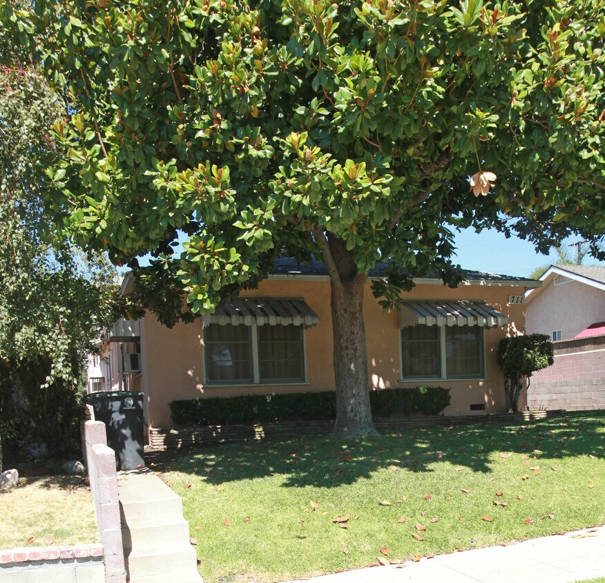 Foto del edificio - 711 E Palm Ave