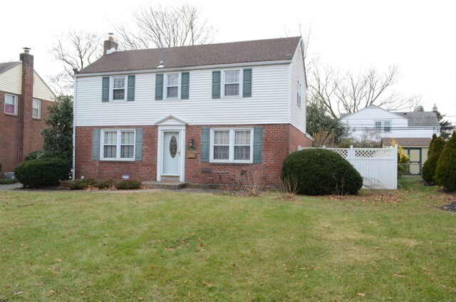 Primary Photo - 214 Earlington Rd