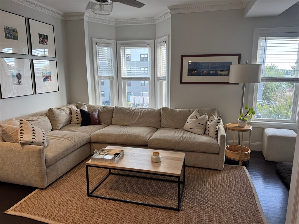 Foto principal - 428 E 8th St