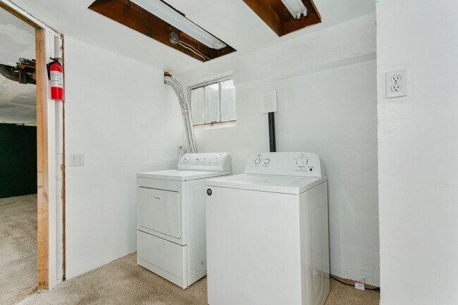Building Photo - 9640 Bridgeport Way SW