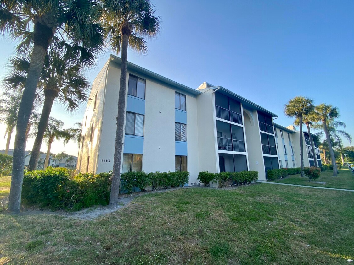 1110 Green Pine Blvd Unit A3, West Palm Beach, FL 33409 Condo for
