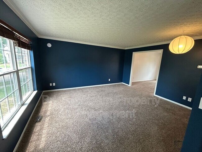 Foto del edificio - 4448 Forest Ridge Blvd