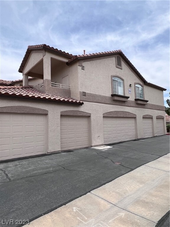 Building Photo - 75 N Valle Verde Dr