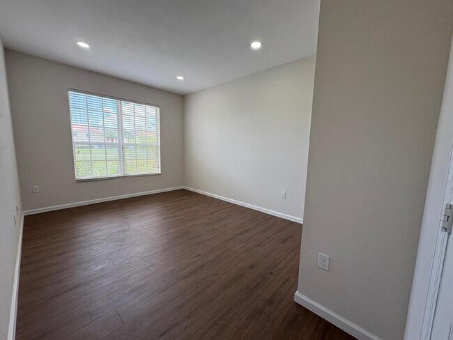 Foto del edificio - 3245 NW 31st Terrace