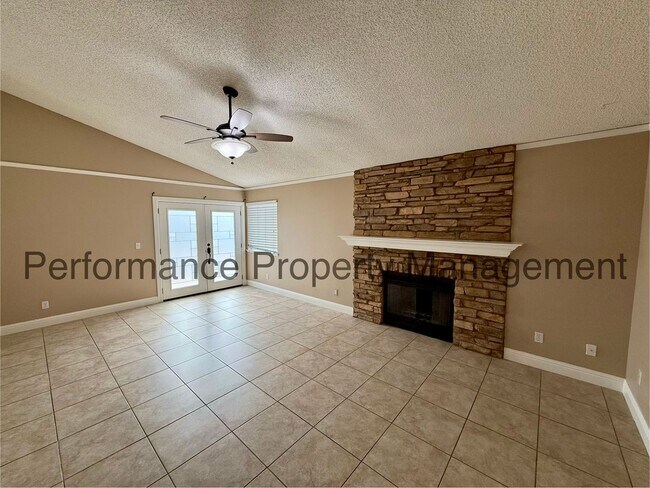 Foto del edificio - Beautiful 3 Bed/2 Bath Home in Fresno w/ RBP & $0 Deposit Option