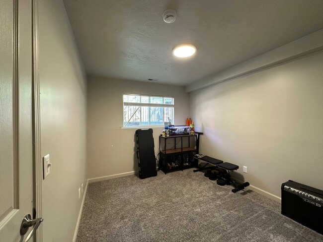 Building Photo - 228 W 600 N