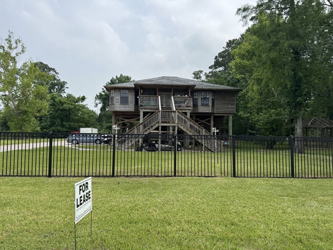 Building Photo - 19506 Rio Villa Dr