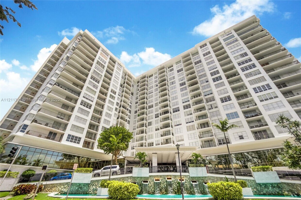 4101 Pine Tree Dr Unit 319, Miami Beach, FL 33140 Condo for Rent in