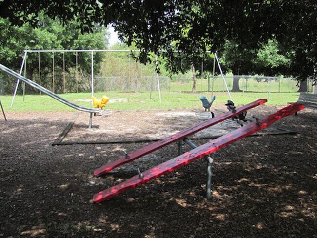 Building Photo - 130-152 Homestead Rd S