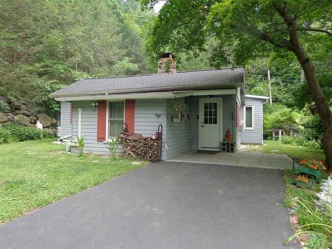 Building Photo - 65 Mexico Ln