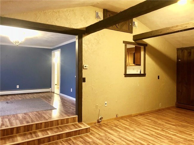 Building Photo - 33 Shannock Hill Rd