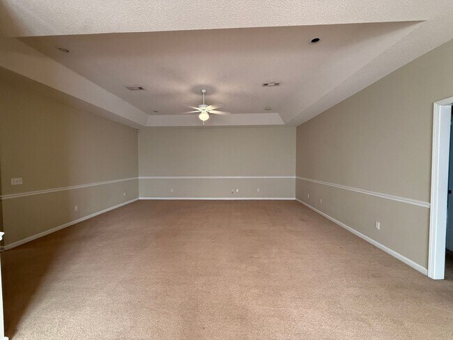 Building Photo - 234 Wakefield- Available NOW