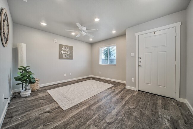 Foto del edificio - 21155 Gosling Rd