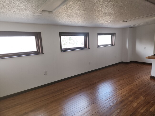 Building Photo - 48 E Gay St