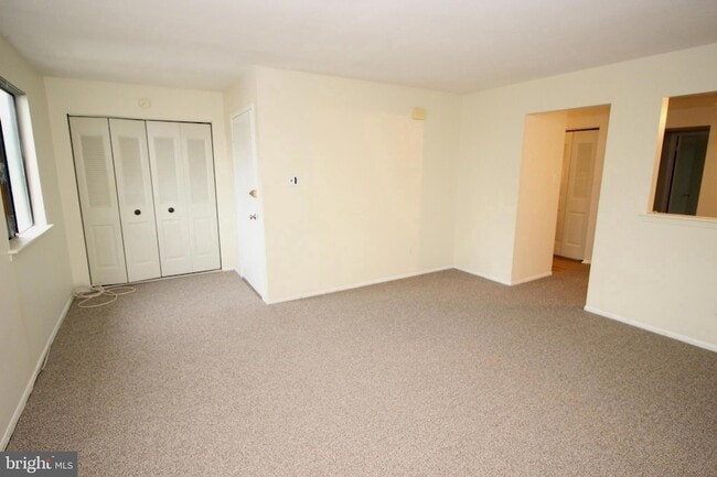 Building Photo - 2046 Jason Dr
