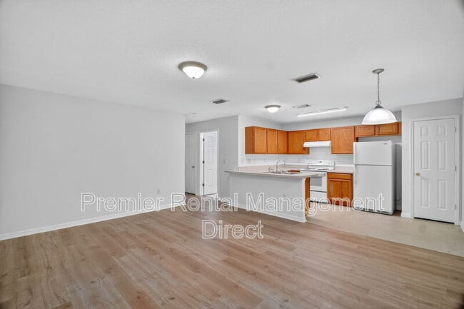 Building Photo - 525 Paulling Dr