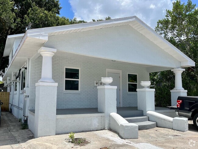 Building Photo - 3007 Sanchez St