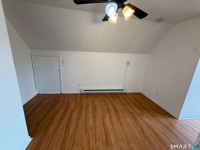 Building Photo - 119 Rocton Ave