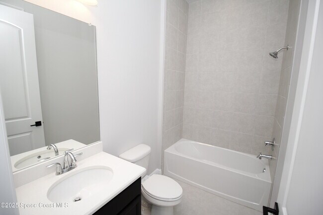 Foto del edificio - 2485 Musette Aly