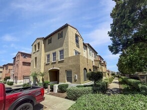 Building Photo - 264 Marquette Ave