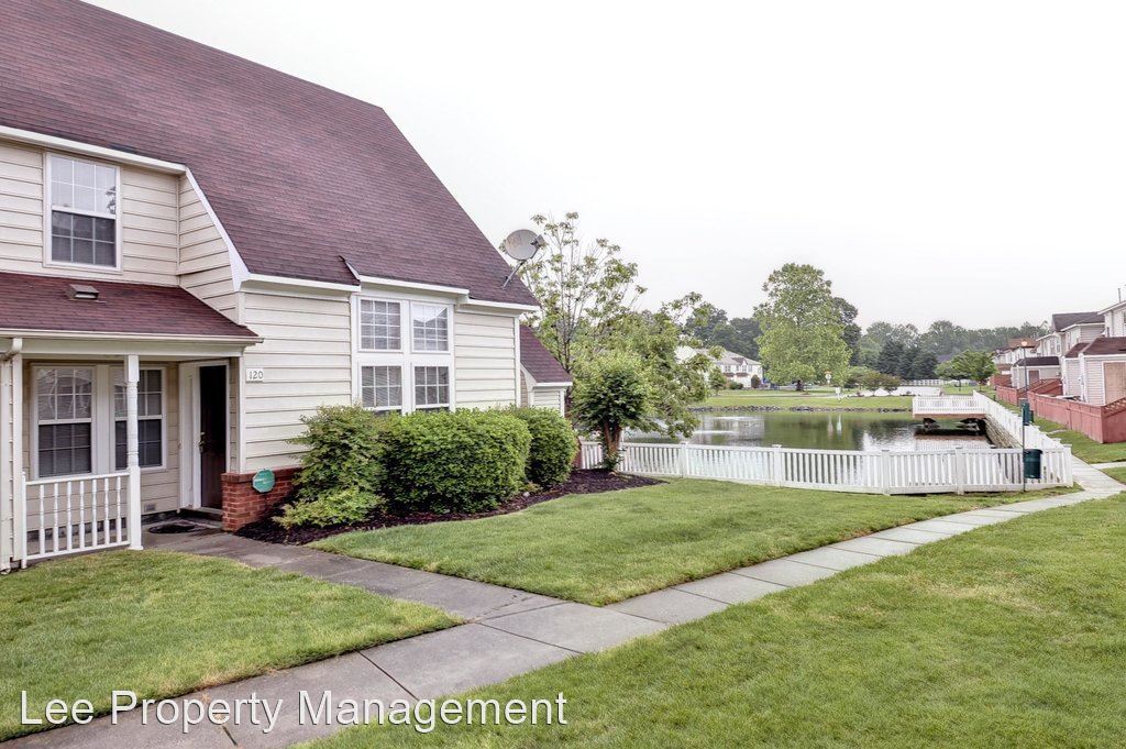 2 br, 2.5 bath House 120 Buttonwood Lane House Rental in Yorktown, VA