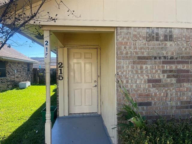 Foto del edificio - 215 Christina Pl