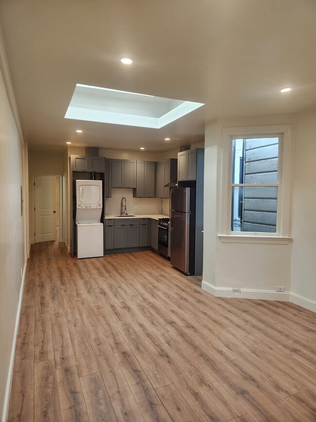 Building Photo - 166 Langton St