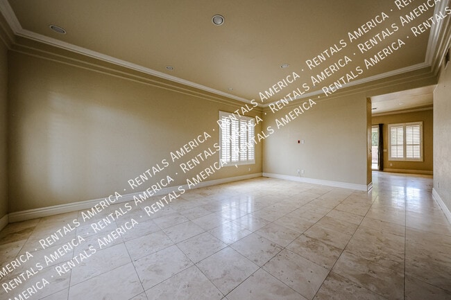 Building Photo - 2211 W Olive Way