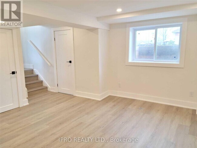 Photo du bâtiment - 371-371 E 28th St