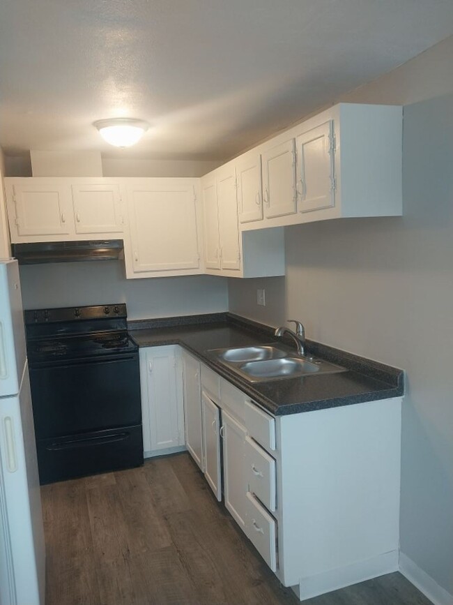 Foto del edificio - Beautiful Remodeled Apartments