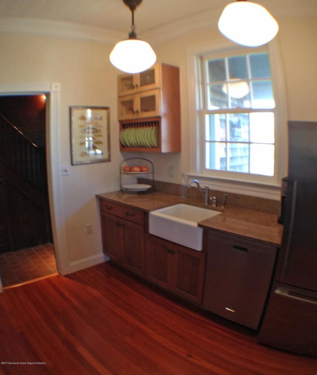 Building Photo - 3 Cottage Rd