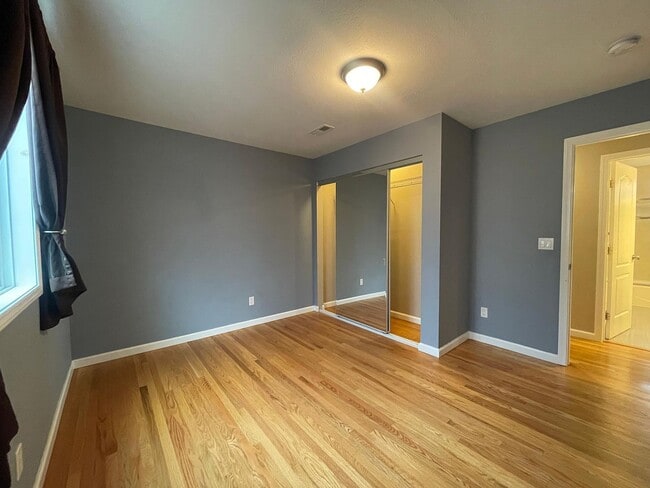 Building Photo - 60 Rockridge Ave
