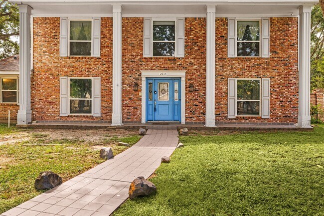Foto del edificio - 2114 Briargreen Dr