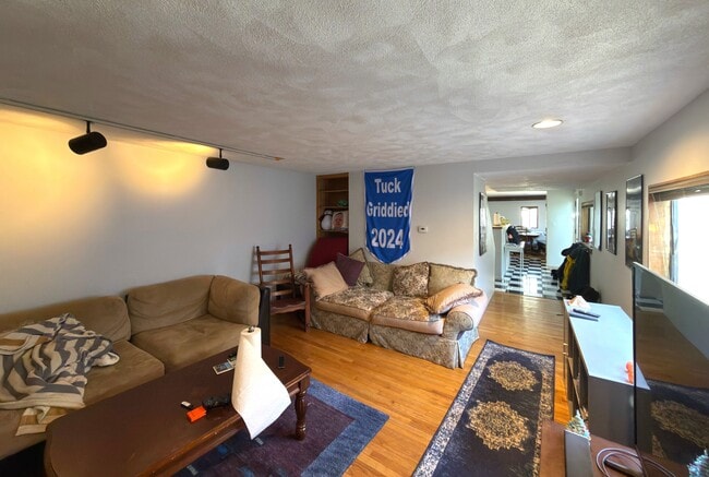 Building Photo - 61 6th St