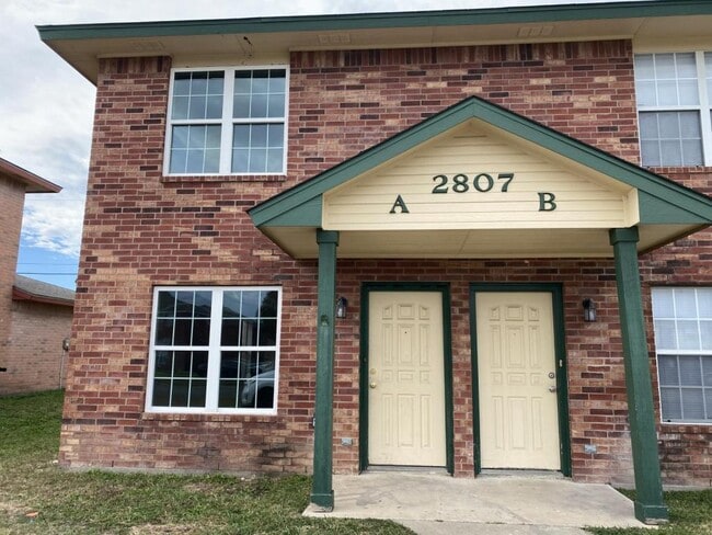 Building Photo - 2807 Cantabrian Dr