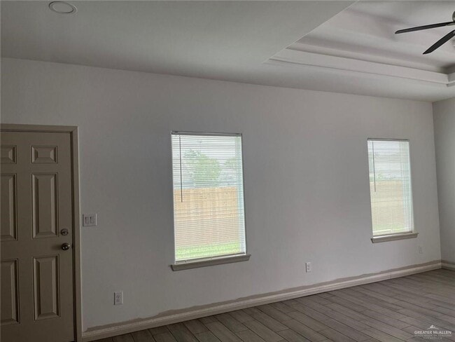 Building Photo - 9 Shavano Dr