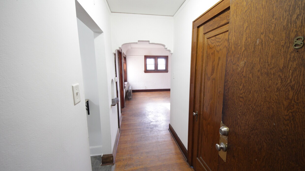 Entry - 5823 W Appleton Ave