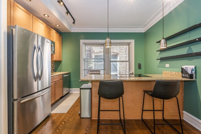 Foto del edificio - 540 W Brompton Ave