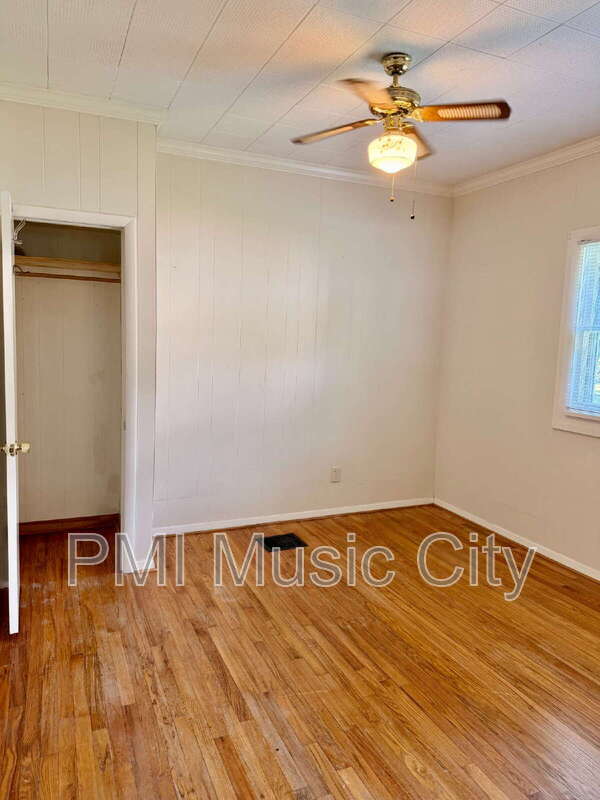 Foto del edificio - 7114 Old Harding Pike